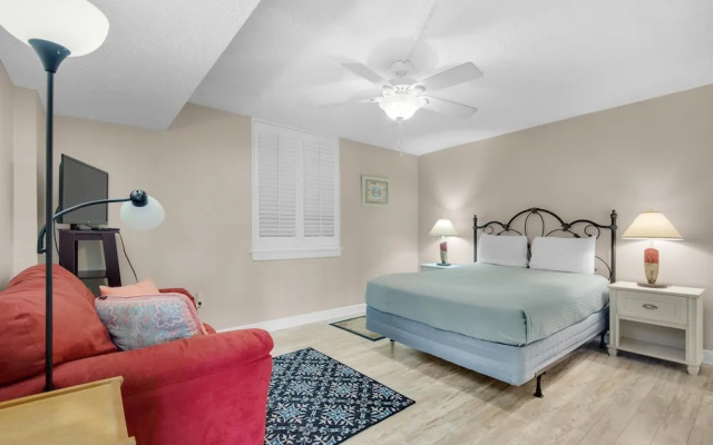 Dolphin Point #406c