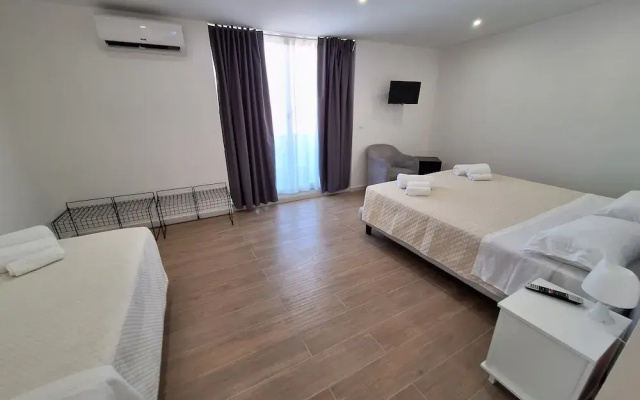 Room-triple Double Room