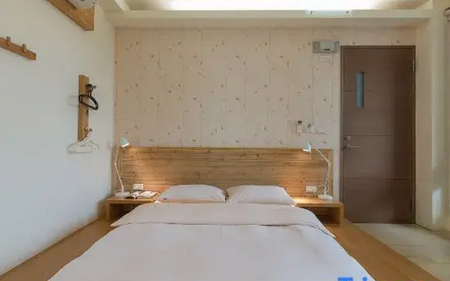 Rk B & B