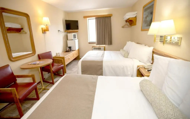 Beartooth Hideaway Inn and Cabins