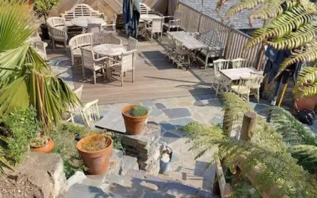 Llandudno apartment, quirky pub with tropical beer garden