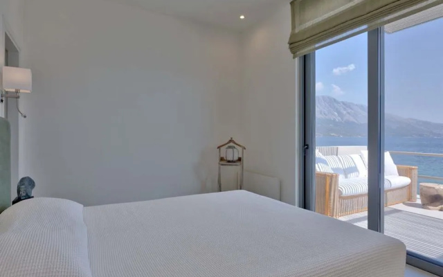 Villa Kastos-Beachfront Villa