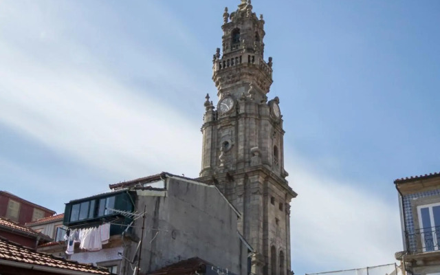 Clérigos 168