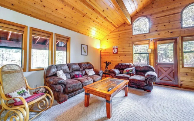 Deck w/ Hot Tub: Serene Cabin in Truckee