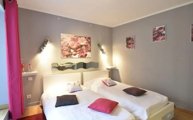 Lovely Apartment in Bayeux With Courtyard & Heating