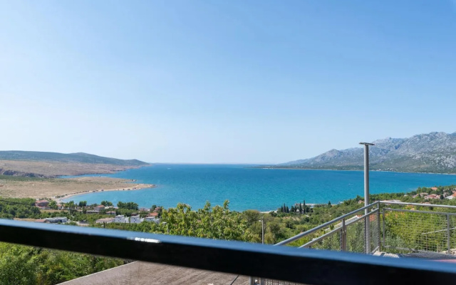 Stunning Apartment in Rovanjska With 3 Bedrooms and Wifi