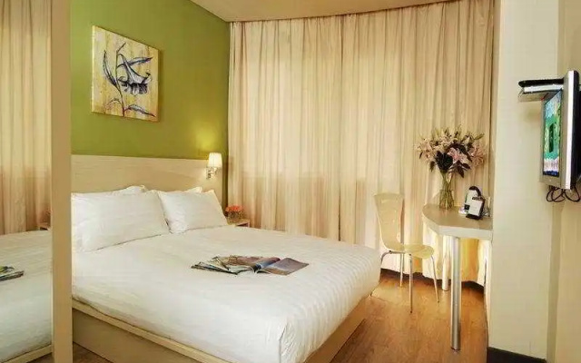 Elan Inn Longxiang