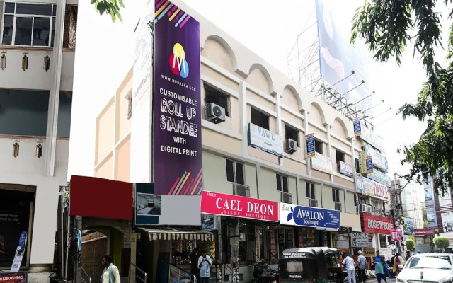 OYO 28367 Akshaya Grand