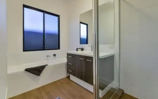 8 Kestrel Place
