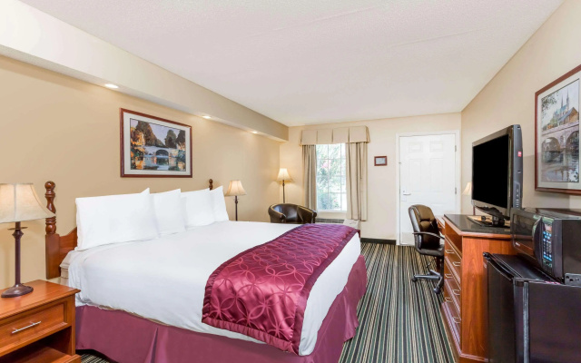 Baymont Inn & Suites - Orangeburg