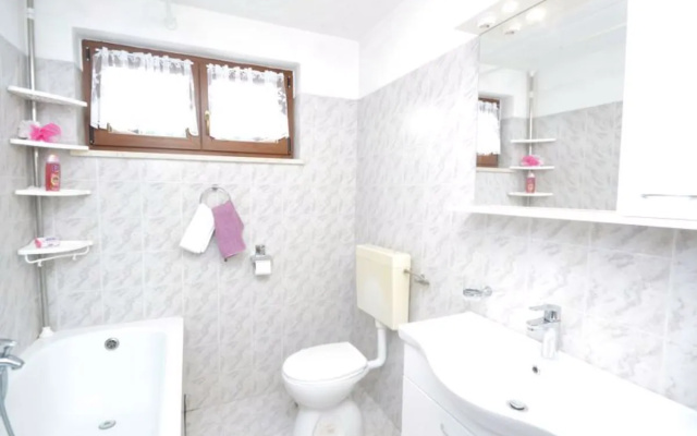 Holiday Home Nikolina (ROJ412)