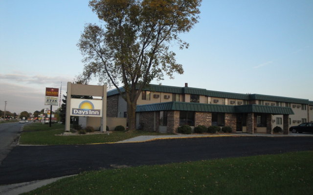 Days Inn by Wyndham Mason City in Mason City, United States of America from 88$, photos, reviews - zenhotels.com hotel front
