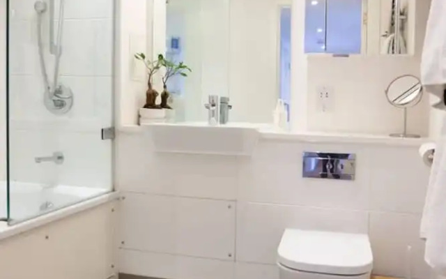 Beautiful Bohemian 2 Bedroom Flat In East London