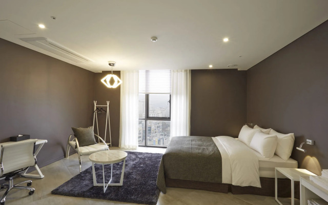 Hotel the May