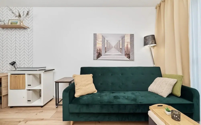 Studio Wrocław Fabryczna by Renters