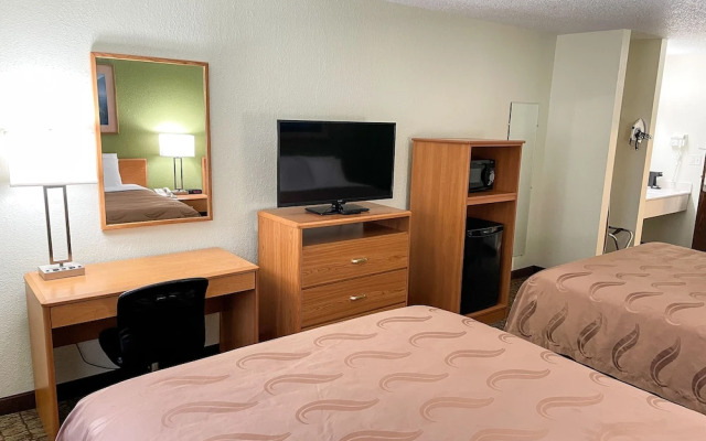 Hudson Inn & Suites