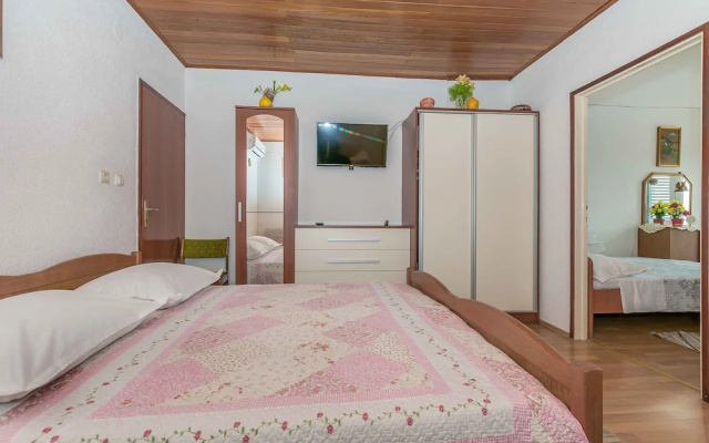 Apartment Josip
