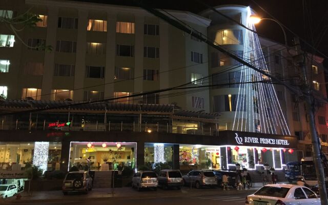 River Prince Hotel вид на фасад