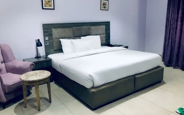 Eleventh House Hotel & Suites Ibadan
