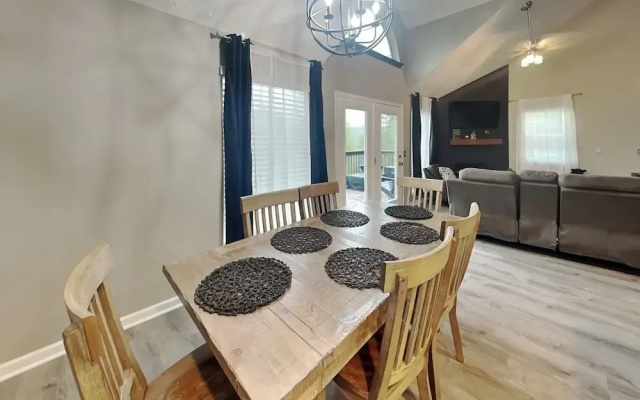 Hilltop Hideaway by Jackson Mountain Rentals