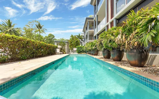 Peponi 4 - Beachfront Apartment