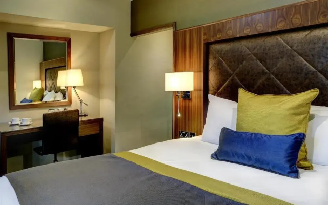 Best Western Frensham Pond Hotel