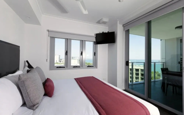 H on Mitchell Apartment Hotel
