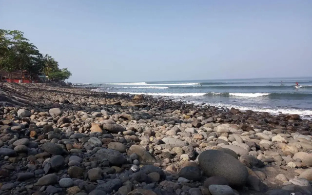 Surf Retreat Villa Sari