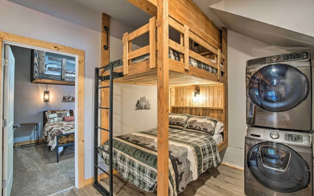 Modern Cabin - 2 Mi to Speelyi Beach!