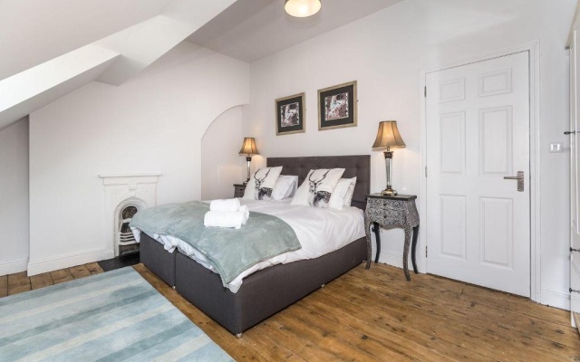7 The Townhouse