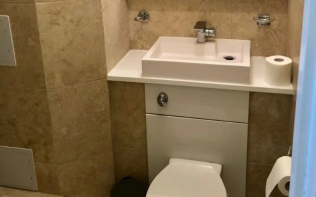 Central 2 Bed Apt Next To Victoria Station