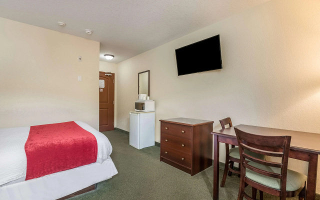 Knights Inn Orillia