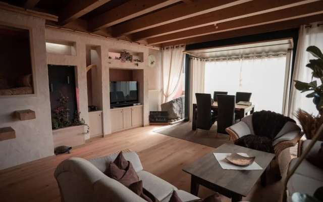 Haus Samoa With Private Terrace, Views