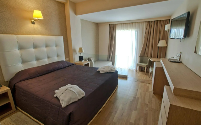 Arty Grand Hotel