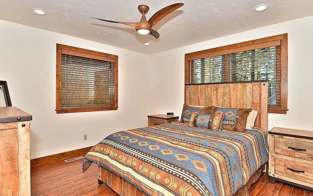 5BR 4BA Lake Tahoe Luxury Vacation Rental by RedAwning