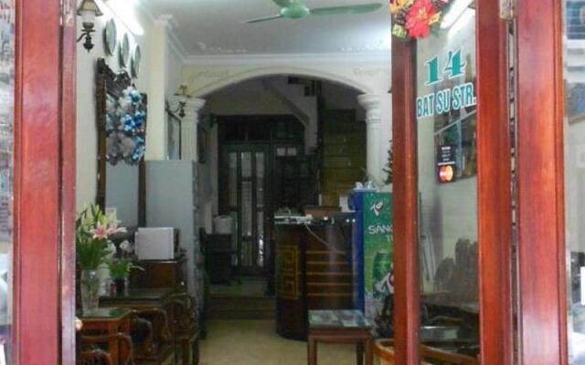 Отель Hanoi Lucky Guesthouse Ханой вид на фасад