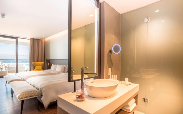 Radisson Blu Hotel, Larnaca