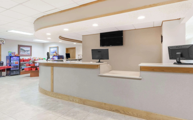 Quality Inn & Suites