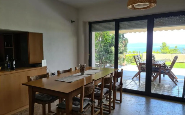 Janis Seaview Villa
