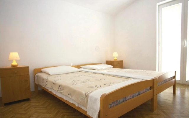 Nice Apartment in Jadrtovac With 1 Bedrooms