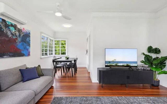 Spacious 3-bed Home in Morningside With Backyard