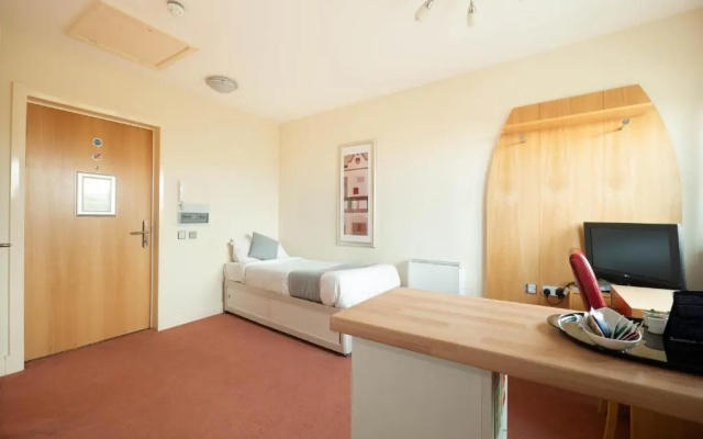 OYO Chase Suites