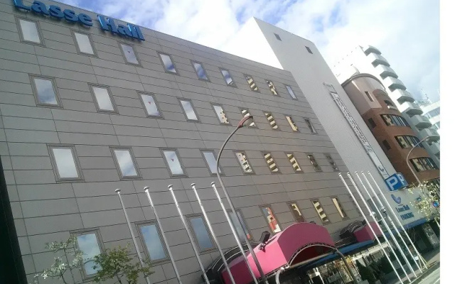 Lasse Hall