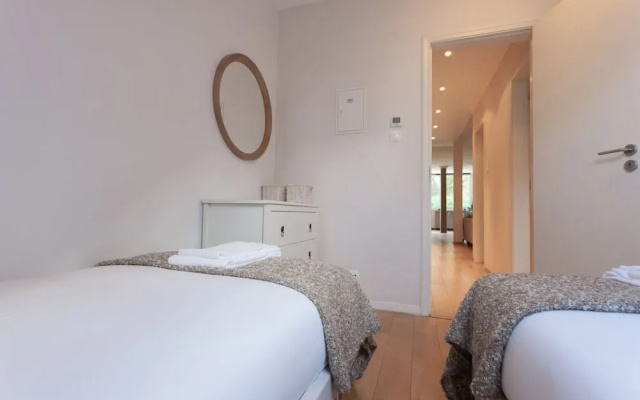 Liberty Penthouse Three-Bedroom Apartment - by LU Holidays