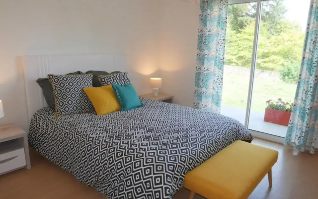 Holiday Home With Partial sea View, Douarnenez