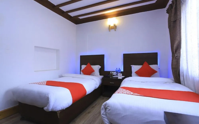 Oyo 591 Hotel Blue Moon