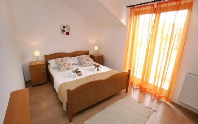 Apartments Antonia-5m from sea