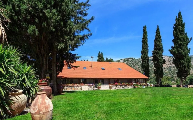 Hunters Lodge