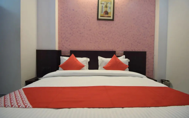 OYO Flagship 18321 Hotel Royal Sanj