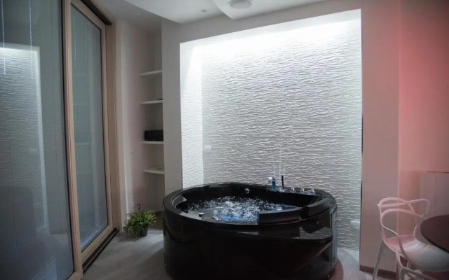 Pandora Luxury Suite